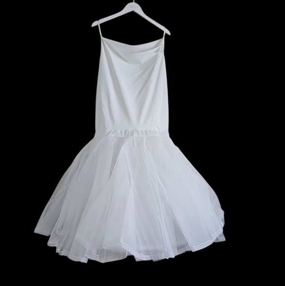 ANNA SORRANO "SUZETTE" STRAPLESS WEDDING GOWN WITH CHANTILLY EYELASH HEM - Picture 8 of 16